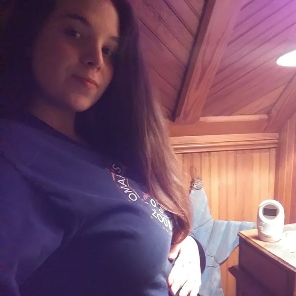 Meet your Posher, Sylvia - Picture 3 of 4